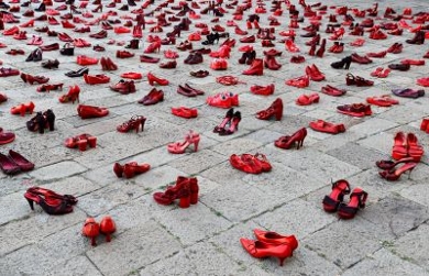 Shutterstock photo Zapatos Rojos