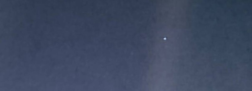 This photo was taken by the Voyager 1 spacecraft in 1990, from a distance of six billion kilometers from Earth. That tiny pale blue dot is our planet. The image can also be seen in the Plants and Planets exhibition